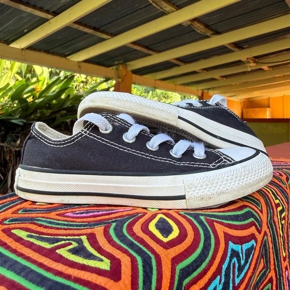 Converse Chuck Taylor All Star Sneakers Youth Size 11 Low Top Black Canvas 3J235