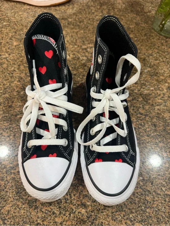 Converse Kids Black High-Top Sneakers with Red Heart Print platform