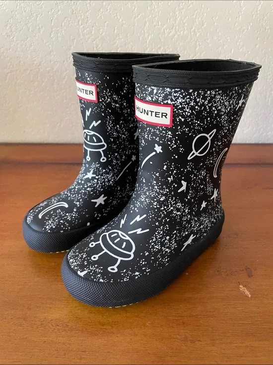 Hunter Kids First Classic Rain Boot Toddler Sz 7 Space Theme Print Black & White