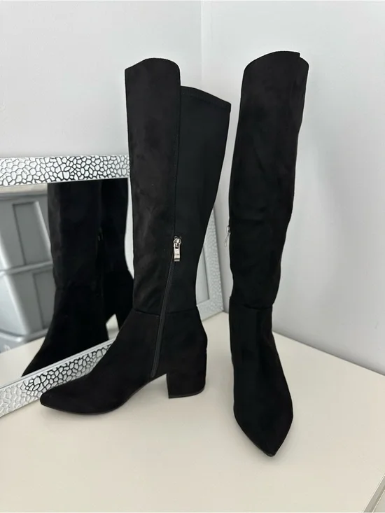 Rouge Helium Black Over-the-Knee Suede Boots Sz 6.5 like new