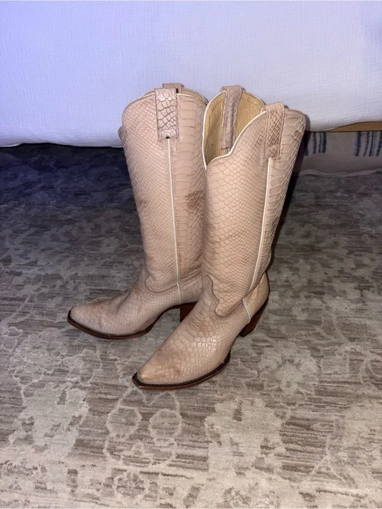 Women's Cream Western Boots