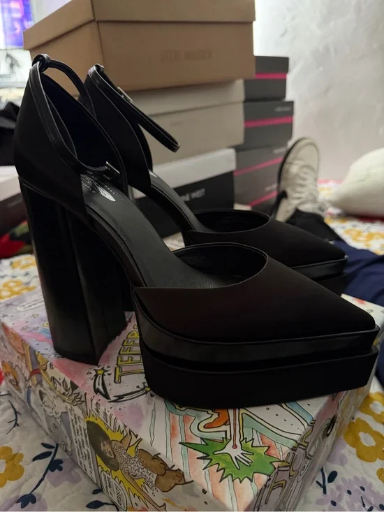 Jeffrey Campbell Black Platform Ankle-Strap Pumps