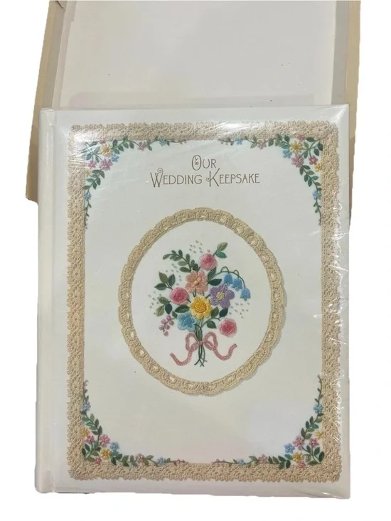 Vintage Hallmark Wedding Keepsake Album 11” X 9” New In Box Floral Bouquet