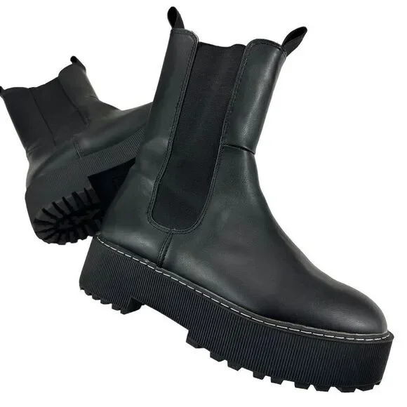 Divided by H&M Women’s Platform Chelsea Boots
