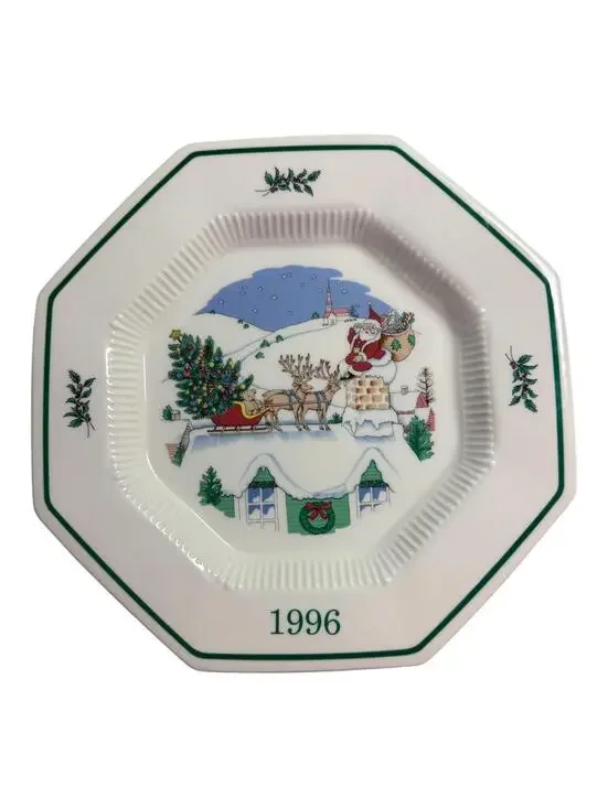 Nikko Christmastime 1996 Collector Plate — “Up on the Housetop” Santa & Reindeer