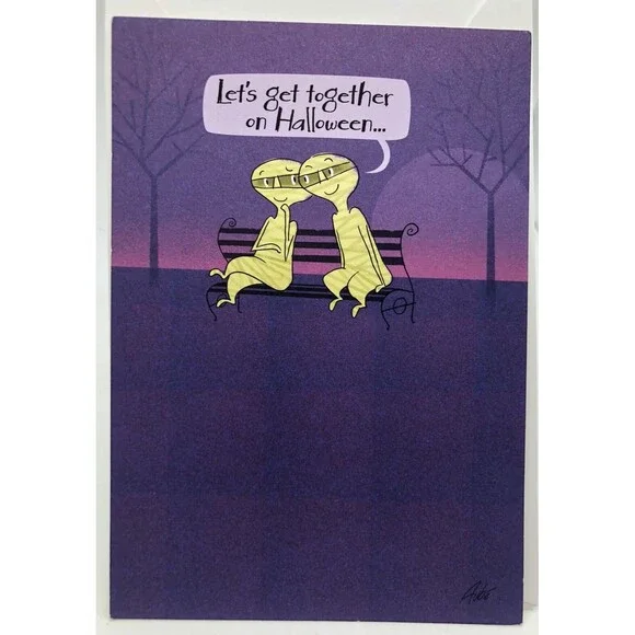 HALLMARK SHOEBOX FUNNY HALLOWEEN GREETING CARD New w/Envelope MUMMIES Romantic￼