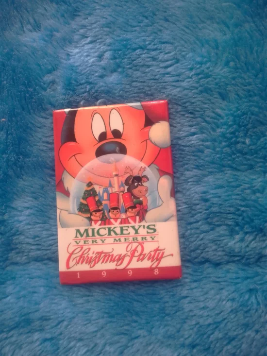 Disney Mickey's Very Merry Christmas Party 1998 Red Holiday Pin
