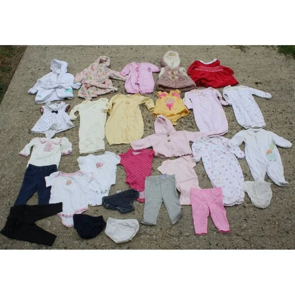 Lot of 27 pcs Baby Girl Clothes 3M, 0-3M Outfits Sleepers CUTE FALL Wardrobe