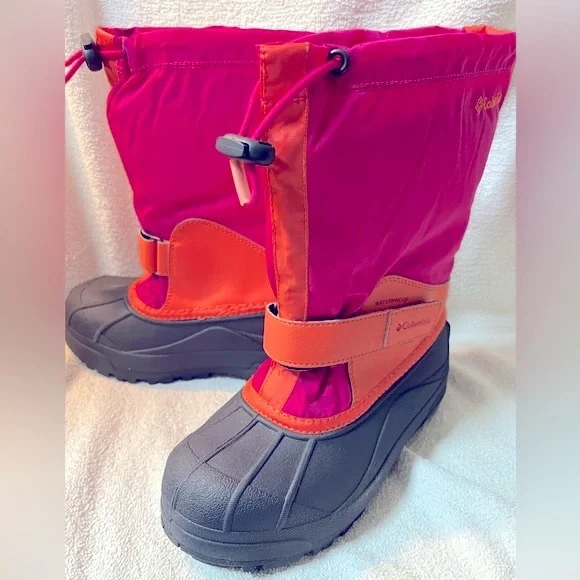 NIB Columbia kids Powderbug Forty waterproof snow boots in size 2