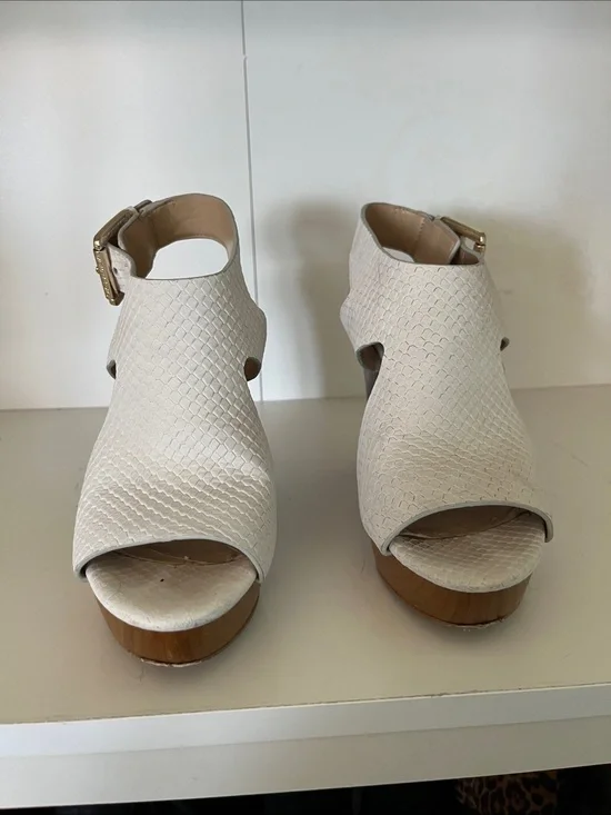 Michael Kors Cream Textured Peep-Toe Platform Wedge Sandals