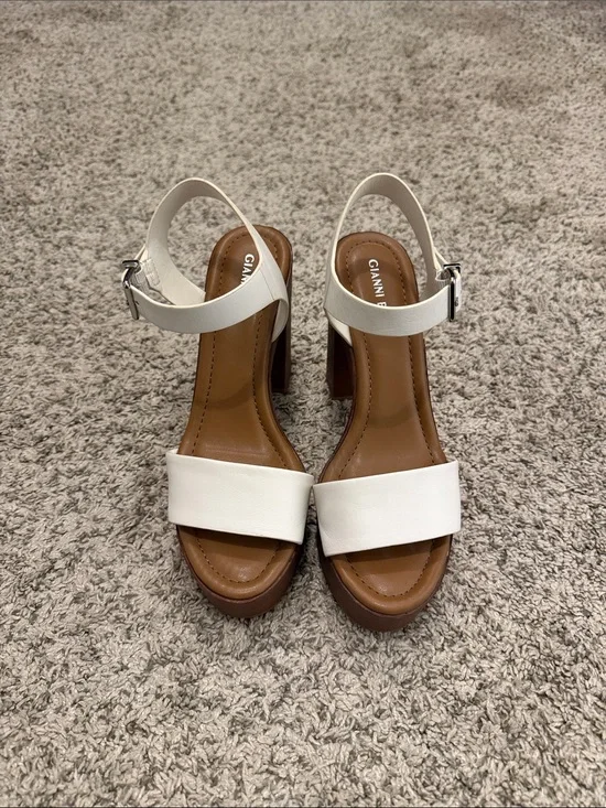 Gianni Bini White Leather Platform Sandals with Brown Wood-Effect Heel