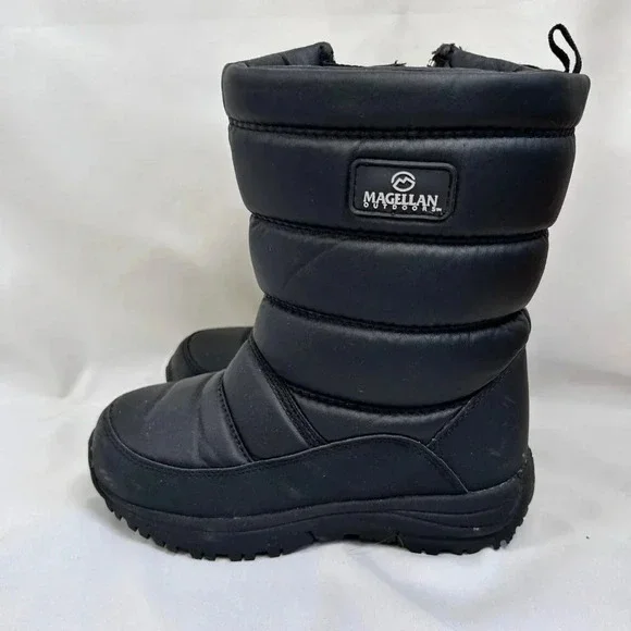 Magellan Outdoors Youth Size 1 Kids Snowboots Black Insulated Outdoors