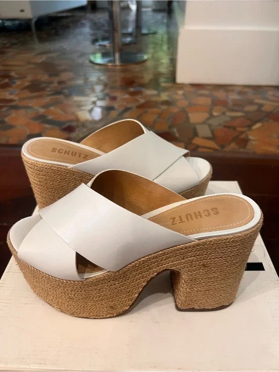 SCHUTZ White Leather Platform Sandals