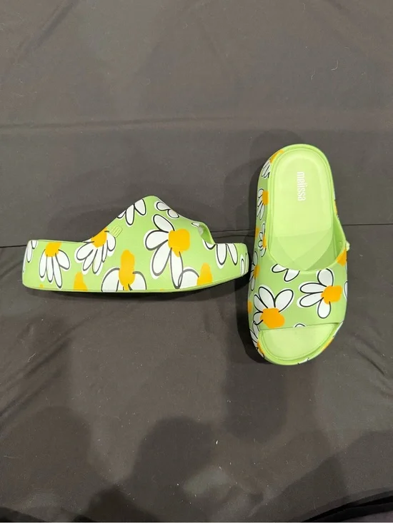 Melissa Green Daisy Print Slides | US 5 | Worn Once