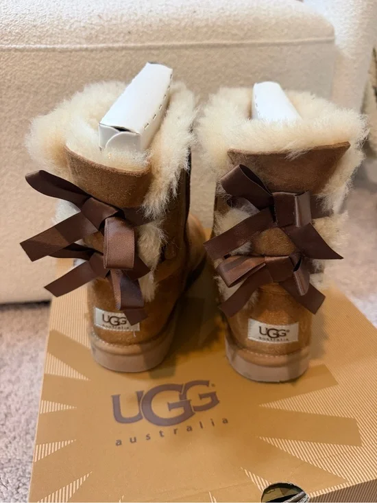UGG Bailey bow Chestnut Suede Boot with Cream Shearling Trim