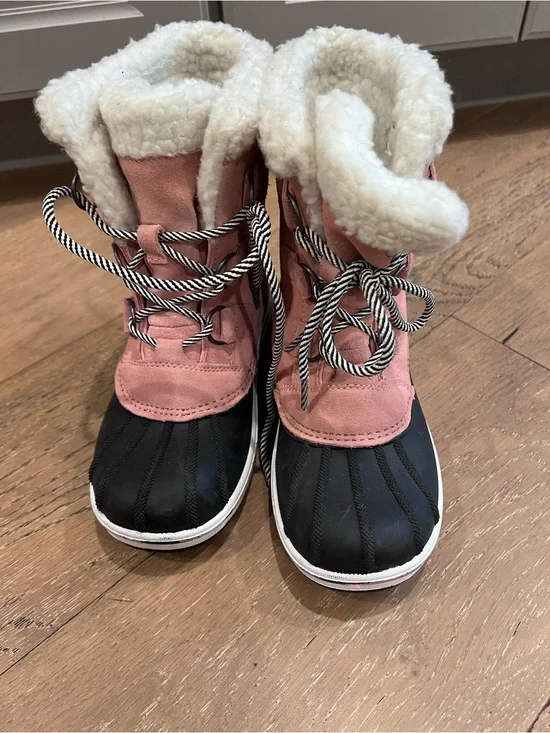 Cat & Jack Pink and Black Girls' Waterproof Winter Boots with Sherpa Collar