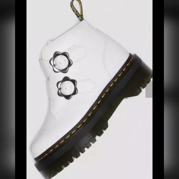 Dr. Martens FIRE! NIB! Devin Flower Buckle Leather Platform Boots in White. Sz 7
