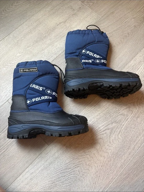 EUC Polaris snow Boots size 4