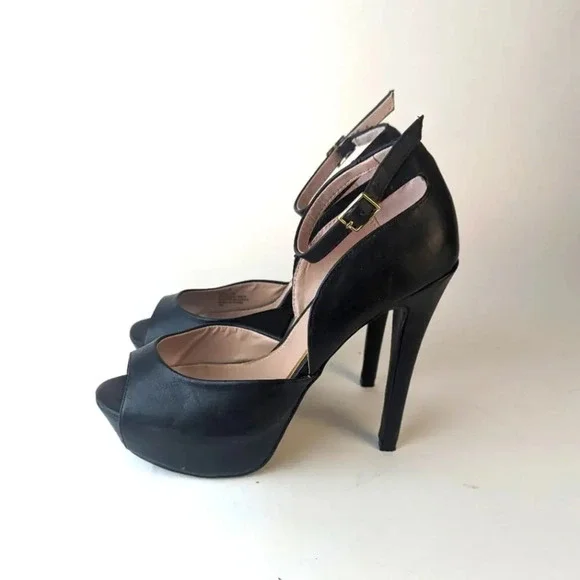 Betsey Johnson Platform Stilleto Heels  / 7