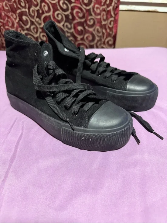 Source Unknown Black Platform High-Top Sneakers