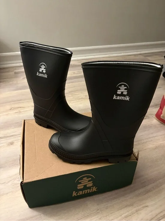 Black Kamik Stomp Rainboots Unisex 4 NIB