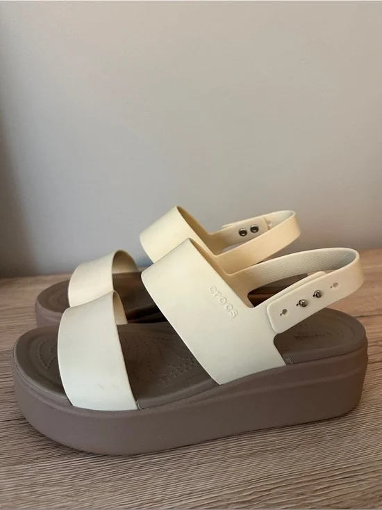 CROCS Women’s Brooklyn Platform Wedge Sandal Size 7