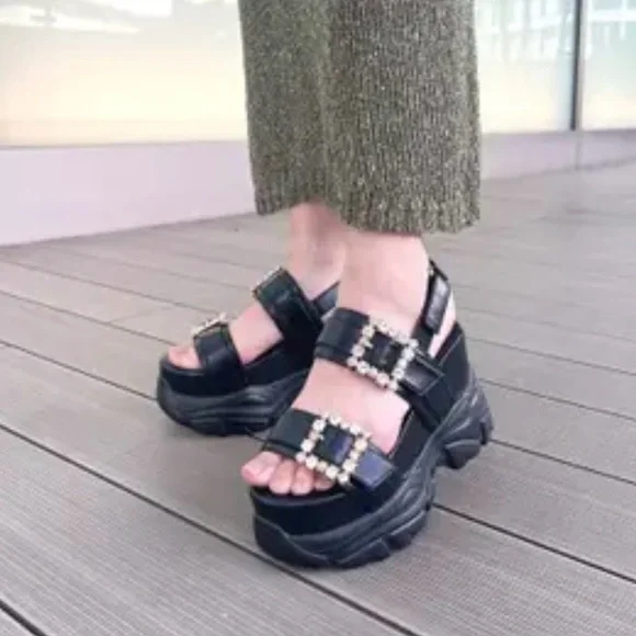 Elegant‎ Black Platform Sandals with Pearl Details