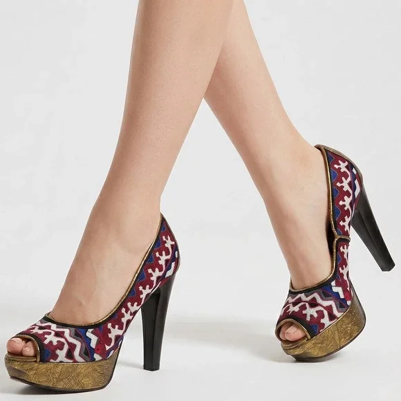 Donald‎ J Pliner Couture Embroidered Peep Toe Platform Pumps Gold Red Blue 6.5M