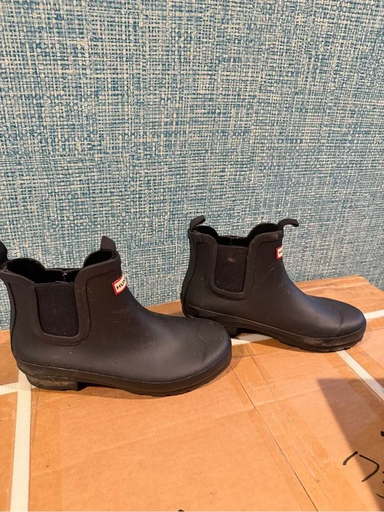 Hunter Black Chelsea Waterproof Short Rain Boots