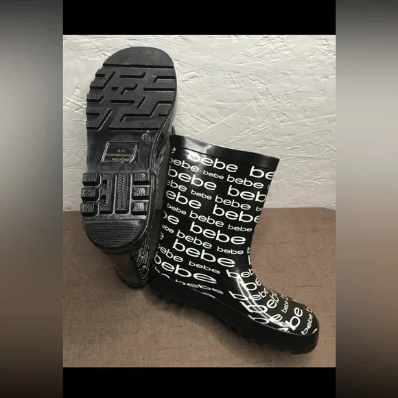 *See Description Bebe Girls Puddle Proof Rain Boots Black White Size M 13/1