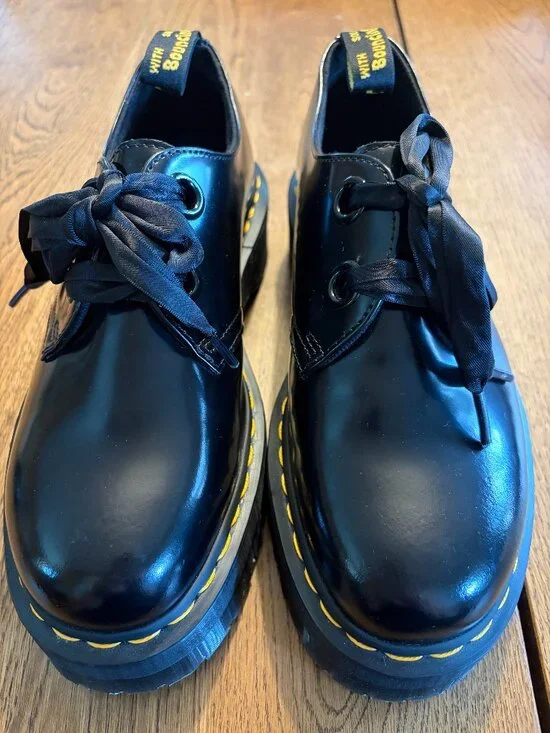 Dr. Martens Women's Retro Holly Quad Platform Shoes Size 9, Like New