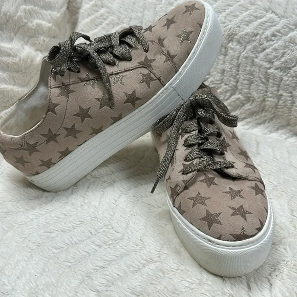 KENNETH COLE REACTION blush & bronze star Sneakers, Metallic Bronze Laces, 9.5M