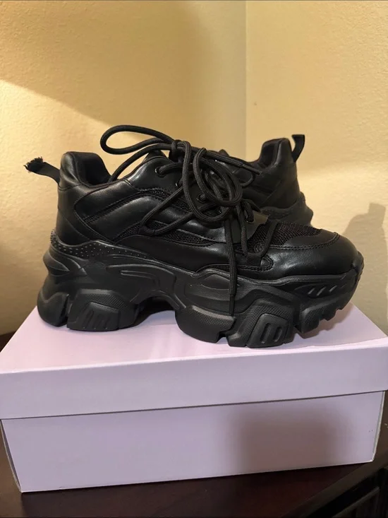 Madden Girl Black Platform Chunky Sneakers (See Imperfection)