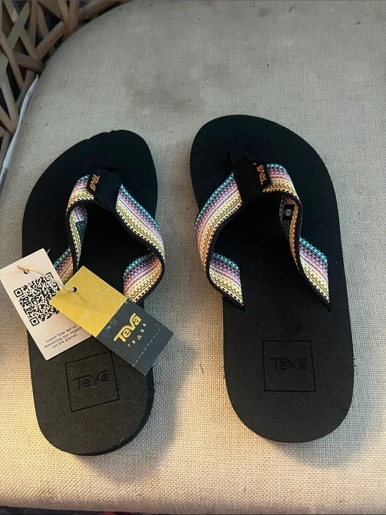 New Teva Mush ll Girls Sandals 3 NWT