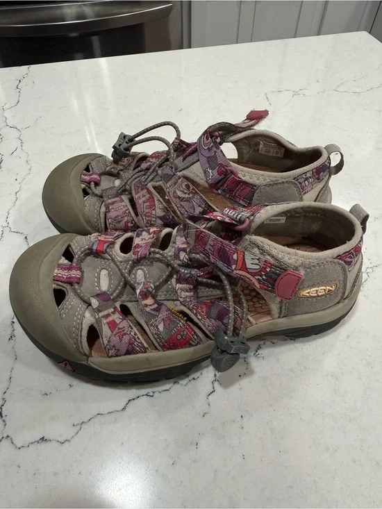KEEN Newport H2 Kids Closed-Toe Strappy Sandals Bungee Gray/Purple US 2