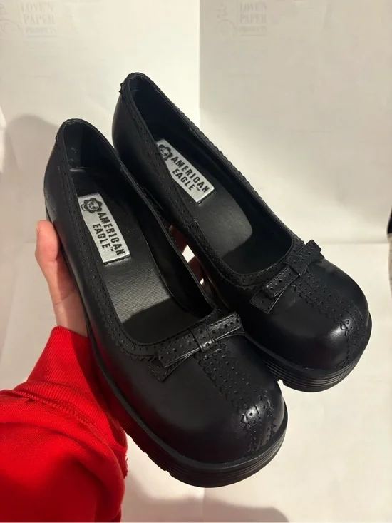 Vintage American Eagle black heeled loafers  Size 6.5 In pristine condition