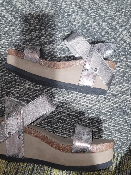 Hocus Pocus Jenny Metallic Platform Sandals