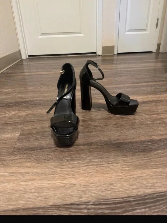 👄 Madden Girl Black Patent Platform Block Heel Sandals