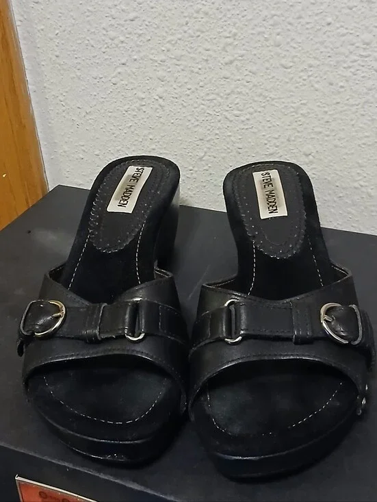 Steve Madden ELPASO Black Leather Studded Wedge Sandals Size 6B