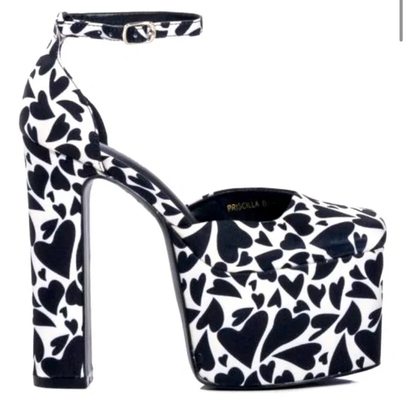 Valentines PLATFORM heels canvas. Little hearts. Sandals ankle straps.