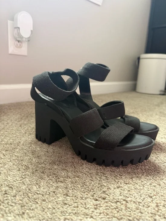 Chunky Black Platform Sandals with Strappy Canvas Bands