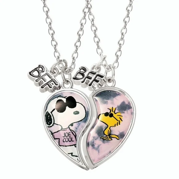 NWT Peanuts Girl's/ Tween/ Wom Silver-Tone Snoopy BFF Breakaway Pendants set of2