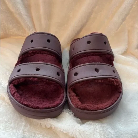 Crocs Unisex Burgundy Lined Sandals EUC