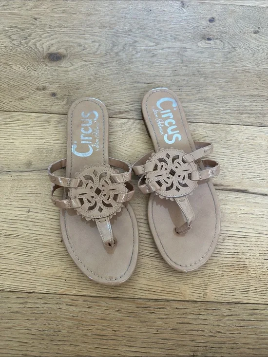 Circus by Sam Edelman Canyon Flat Sandals Almond Patent US Size 8