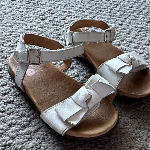 Stride Rite White Bow Buckle Sandals for Kids