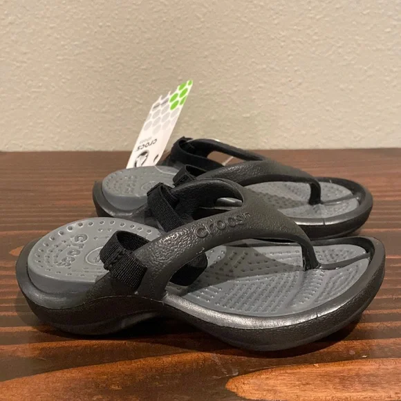 Kids Athens Crocs Sandals size: 6/7 C