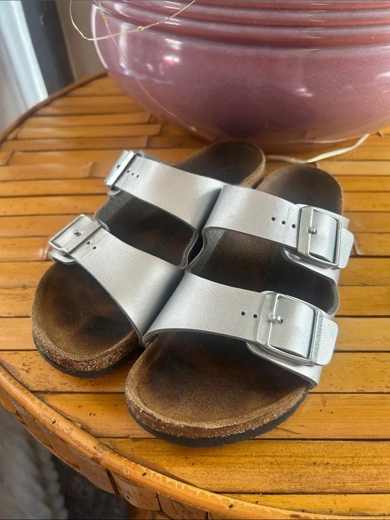 Birkenstock Kids Silver Arizona Sandals; size 3