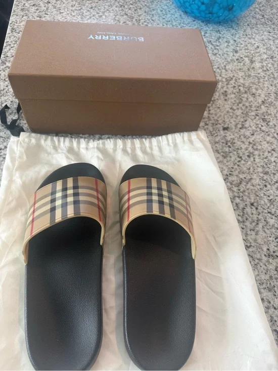 New Burberry Furley Vintage Check Slide Sandals - Black & Beige Size 41