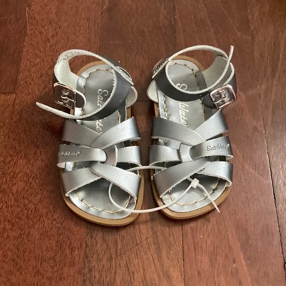 NWT Salt Water Sandals Silver Sz 6 Toddler