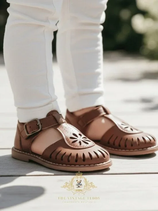 NWT Cute Girls Daisy Cutout T-Strap Sandals Children's Shoes Chocolate Brown 2